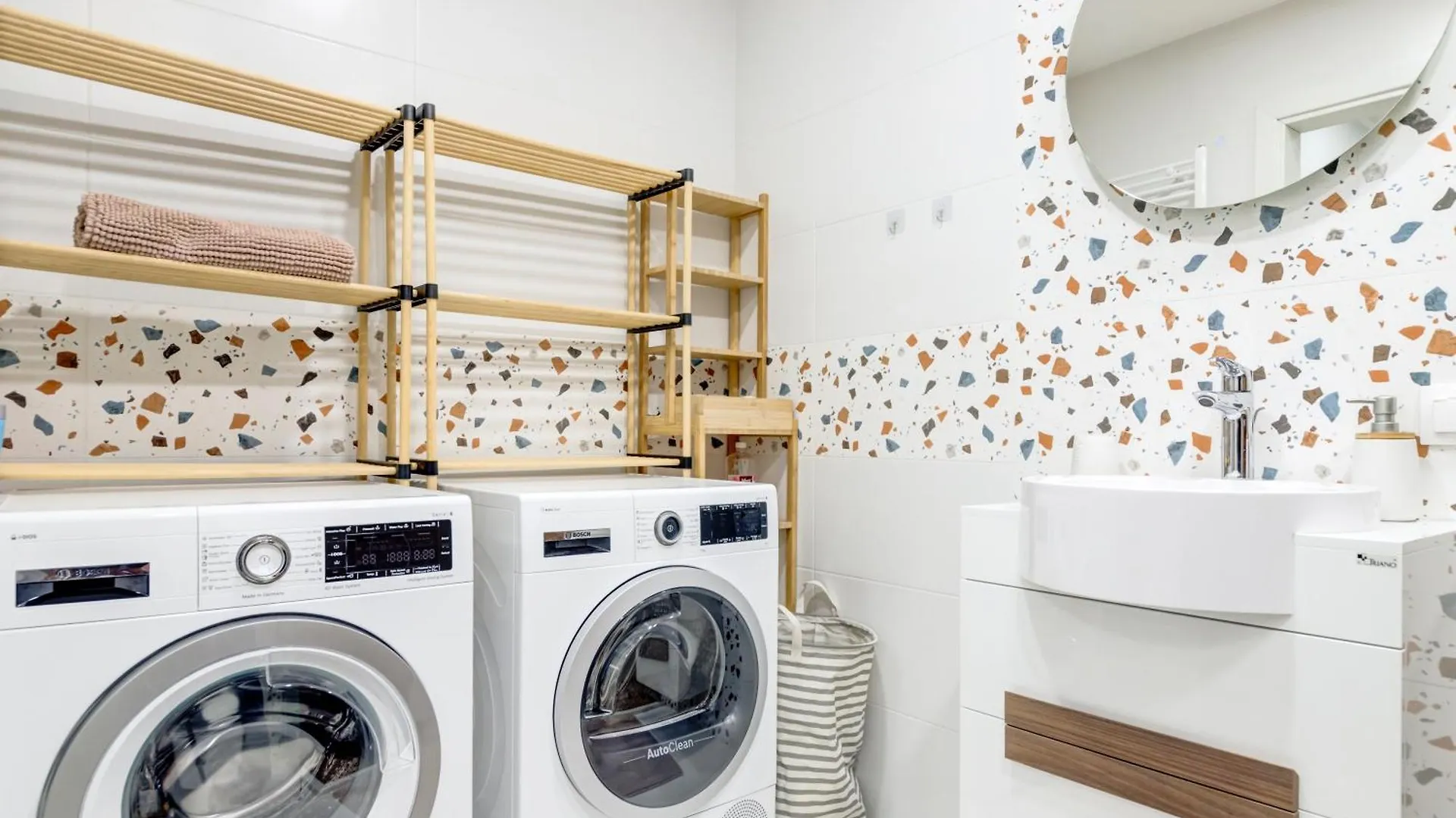 Apartmán Luxury 2 Bdrm Getaway And Free Parking Sofie